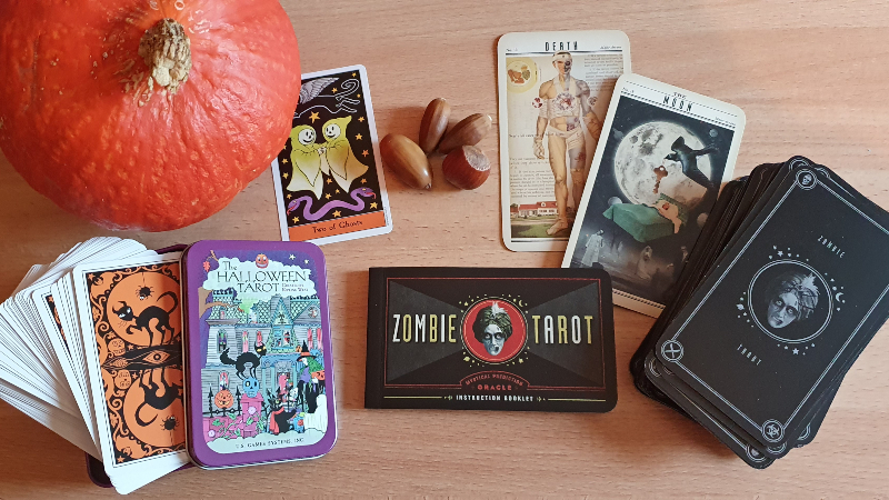 Review The Halloween Tarot and Zombie Tarot